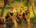 laundring women eragny sur eptes 1895 Camille Pissarro